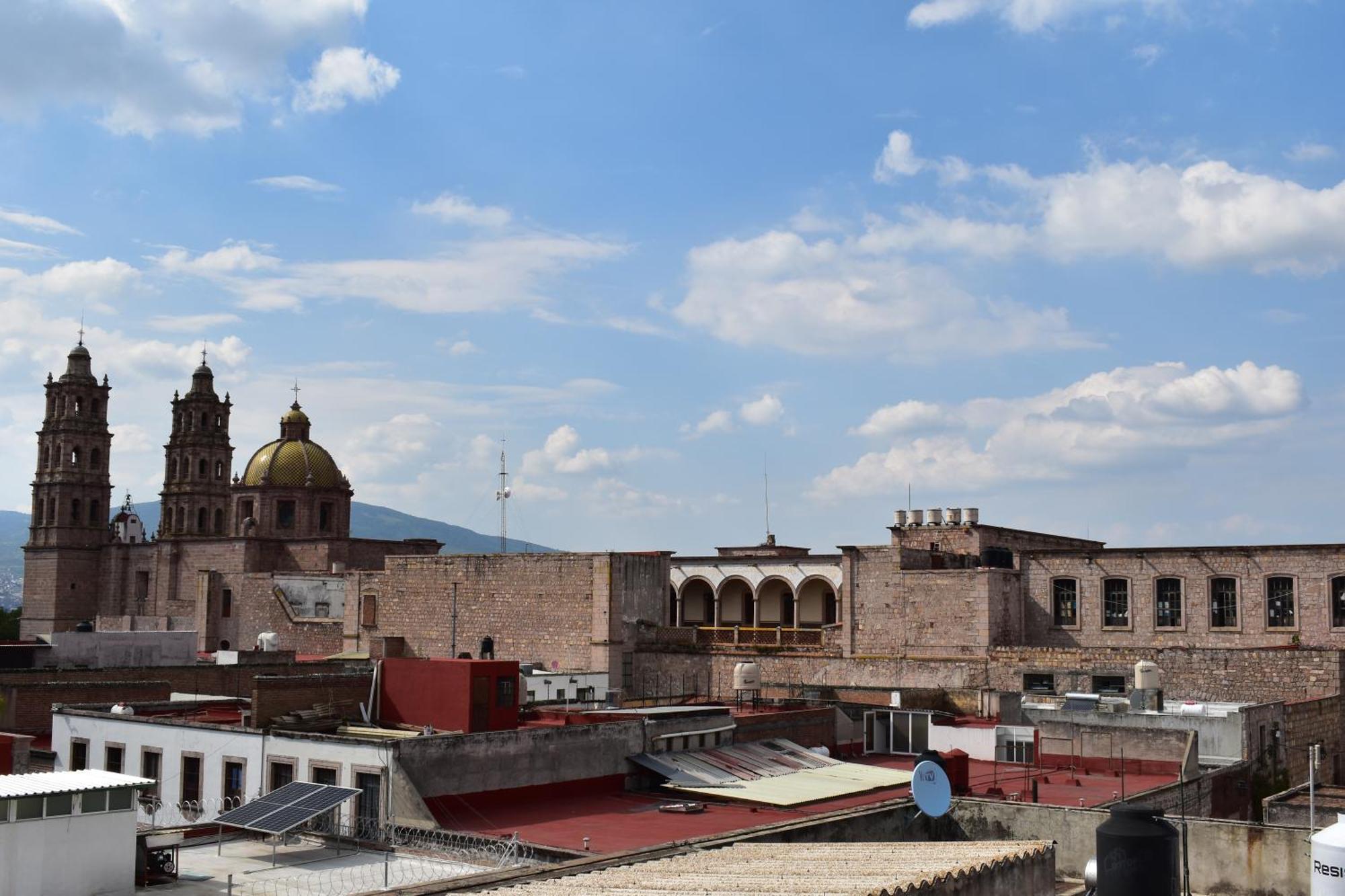 El Suburbio - Serapio Rendon Morelia Eksteriør billede